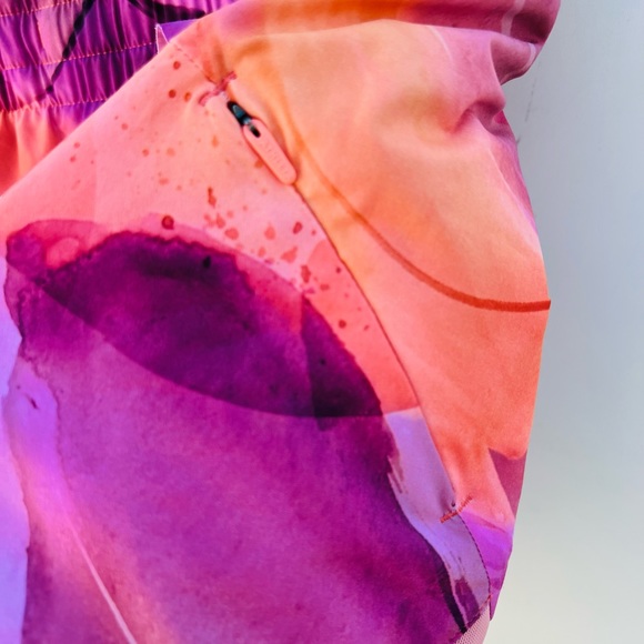 Athleta Printed Mesh Racer Run Shorts Training Running Athletic - Picture 11 of 11